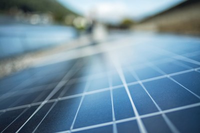 Photovoltaikanlage mit Umsatzsteuerbefreiung oder OeMAG-Förderung?