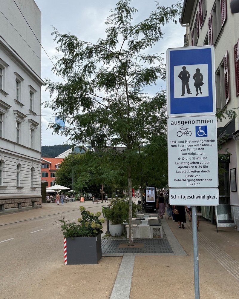 bregenz_fußgängerzone_schild_CR-EIV.jpg