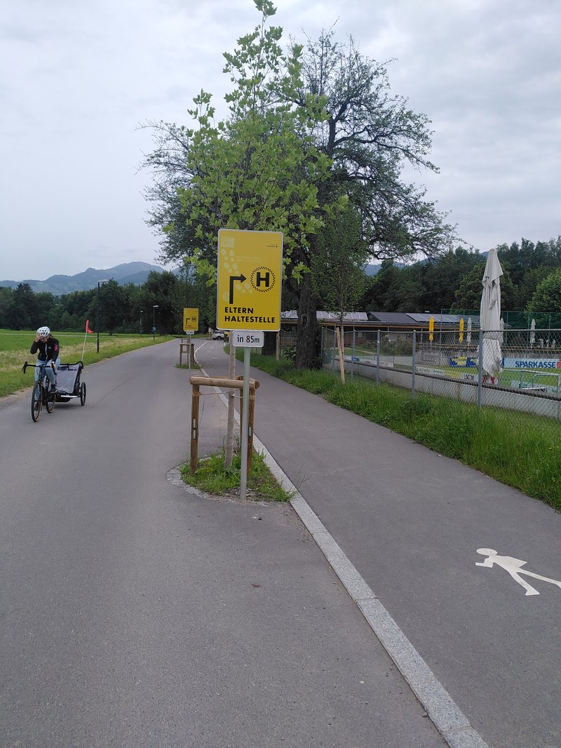 Elternhaltestelle Feldkirch @EIV (3).jpg